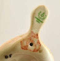 Hollóházi uszkár, kézzel festett, jelzett, apró kopásokkal, m: 19 cm