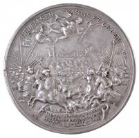 Ausztria 1683. "Bécs felszabadítása / I. Lipót" ezüstözött fém emlékérem. Szign.: Carl Was...