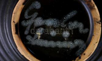 Gorka Lívia (1925-2011): Zöld-szürke falitál, mázas kerámia, jelzett, apró kopásokkal, d: 28,5 cm