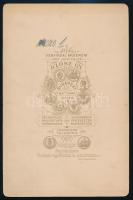 cca 1880-1900 Úriember műtermi portréja, keményhátú fotó Klösz György budapesti műterméből, 16,5x11 ...