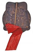 Német Birodalom? 1910. "Május 1." ezüstözött Cu jelvény kis szalaggal (40x42mm) T:2 kopott...