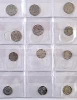 101db-os vegyes külföldi fémpénz tétel albumba rendezve, benne csehszlovák és szlovák darabokkal T:v...