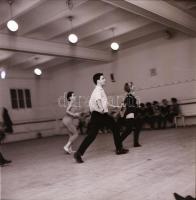 1967 Balettművészekről készült 20 db felvétel negatívja, Kotnyek Antal (1921-1990) budapesti fotóriporter hagyatékából, 6x6 cm