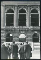 1965 Budapest, a Nemzeti Színház bontásáról készült 5 db vintage fénykép, 9x13 cm