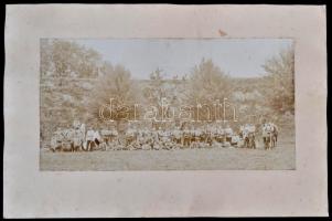 cca 1910 K. u. k. gyalogos csapattest csoportképe terepen, nagyméretű fotó, 20×38,5 cm / Austro-Hung...