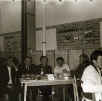 cca 1976 Sinka Antal (?-?) képriportja a velencei Agrokomplex Faipari üzemének szocialista brigádjai...