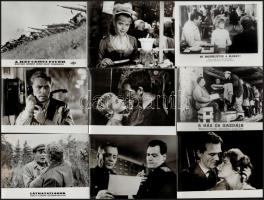 cca 1970 Állóképek magyar (8) és külföldi (13) filmek egy-egy jelenetéről, 21 db vintage fotó, feliratozva, 9x12 cm