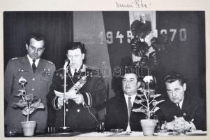 cca 1960-1980 Fotóalbum az Országos Bányagépgyártó Vállalatról, megközelítőleg 200 db fénykép a váll...