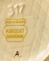 H. Bequet Quaregnon porcelán díszkancsó, kézzel festett, jelzett, kis kopásokkal, m: 17,5 cm