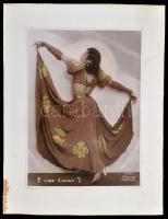 cca 1930 Miss Lilian táncosnő, fotó, Photo Vonya Budapest, kartonra ragasztva, 23,5×17,5 cm