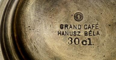 Berndorf fém kiöntő, Grand Café Hanusz Béla felirattal, 30 cl, jelzett, m: 14,5 cm