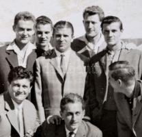 cca 1950 Puskás Ferenc a Vasassal, fotó, hátulján feliratozva, 6,5×9 cm