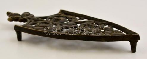 Díszes bronz vasaló tartó, h: 28 cm