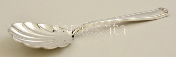 Ezüst(Ag) "shell" fűszerkanál, jelzett, h: 12,3 cm, nettó: 21,6 g