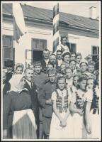 cca 1940 Bethlen, országzászló avatás, fotó, 23×16,5 cm