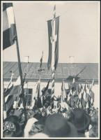 cca 1940 Bethlen, országzászló avatás, fotó, 23×16,5 cm
