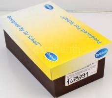 2 db 6x6-os fényképezőgép: Gamma Pajtás eredeti bőr tokjában, sérülésekkel, VEB Perfekta II eredeti ...