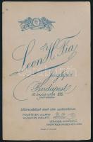 1900-1918 Az SMS Kaiser Karl VI matróza, keményhátú fotó Leon H. fia budapesti műterméből, 16×10 cm