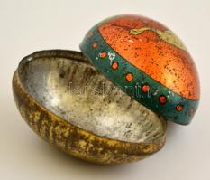 cca 1890 Fém gyermekjáték tojás, gólya ábrával. Festett fém, / cca 1890 Children toy painted metal e...