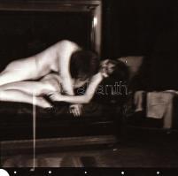 cca 1972 Erotikus és pornográf fotónegatívok, 20 felvétel 2 tekercsen, 5,5x5,5 cm