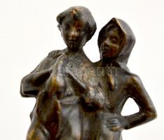 Fiatal pár kisállattal, réz szobor, jelzés nélkül, m: 14,5 cm