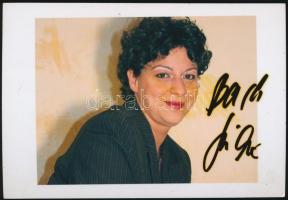 Bach Szilvia (1961-) színésznő aláírása az őt ábrázoló képen