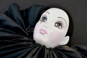 Harlekin bohóc, porcelán fejjel, kézzel, lábbal, h: 50 cm