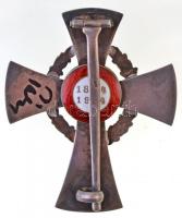 1914. "A Vörös Kereszt tiszti Díszjelvénye hadidíszítménnyel" zománcozott, jelzett Ag kitü...