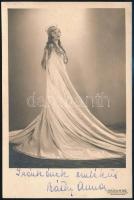 Báthy Anna (1901-1962) operaénekesnő aláírása őt magát ábrázoló fotólapon
