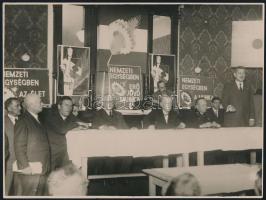 1925 A Nemzeti Egység Pártjának ülése a Budapest IX, Bakáts téren 24x16 cm