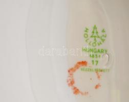 Hollóházi  mandolinon játszó ifjú, kézzel festett, jelzett, hibátlan, m:22 cm