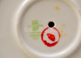 Hollóházi gyertyatartó párban, aranyozott festéssel, jelzett, hibátlan, m: 14,5 cm (2×)