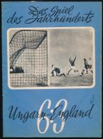 Das Spiel des Jahrhunderts, Ungarn-England 6:3. Budapest, 1953, Ungarisches Bulletin. Német nyelvű ismertető füzet számos illusztrációval, papírkötésben, jó állapotban / In German, paperback, in good condition