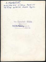 Korschelt Miklós (1900-1982): A tégelyöntő, fotó, hátulján feliratozva, pecséttel jelzett, 23×17 cm