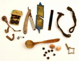 Katonai relikvia gyűjtemény: vállap, gomb, borotva, egyéb