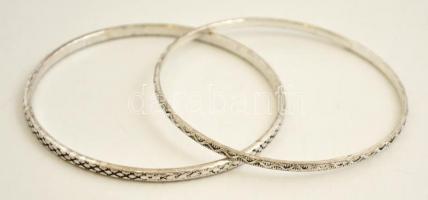 Bizsu tétel: gyűrűk, karkötők, nyaklánc, összesen: 9 db