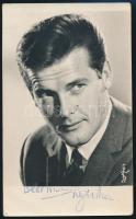 Roger Moore (1927-) brit színész aláírása az őt ábrázoló fotón
