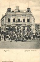 Nyitra, Nitra; Hungária szálloda, szobor, csoportkép. Huszár István kiadása / hotel, statue, group picture