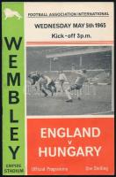 1965 Anglia-Magyarország labdarúgó mérkőzés meccsfüzete, és egy belépőjegye a Wembley Stadionba, valamint a londoni társasutazás programja./ 1965 England-Hungary football match booklet, and a entry ticket to the Wembley Stadium, with program of the traveling trip program to London.