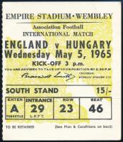 1965 Anglia-Magyarország labdarúgó mérkőzés meccsfüzete, és egy belépőjegye a Wembley Stadionba, val...