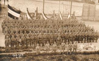 1914 Fiume, 19. Gyalogezred 16. zászlóalj 2. hadosztálya, laktanya udvara / 19. Rgmt. 16. Bat. 2. Compagnie / military barrack, K.u.k. soldiers group Atelier Betty photo (fl)