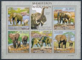 Mammals: Elephants mini sheet, Emlősök: Elefántok kisív