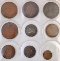 4db kisalakú gyűrűs érmeberakó, benne külföldi és magyar érmék, köztük több izlandi és régebbi angol...