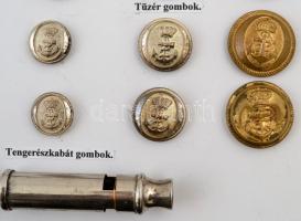 1914-1918 I. világháborús relikvia tétel: sapkajelvények, tiszti síp, rangjelző csillagok. Szépen ad...