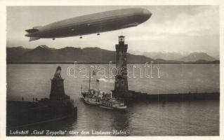 Luftschiff Graf Zeppelin über dem Lindauer Hafen / Zeppelin over the port of Lindau