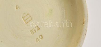 Jelzett (pajzs) fedeles váza, áttört tető résszel, aranyozott Szfinx lábakkal, apró hajszál repedéss...