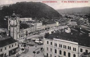 Besztercebánya, Banska Bystrica; IV. Béla király tér a toronyból nézve, piac, Kohn József, Holesch Árpád és Lőwy Ferenc üzlete / square, market, shops (EK)