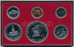 Amerikai Egyesült Államok 1976S 1d-1$ (6xklf) dísztokos szettben T:PP tok sérült
USA 1976S 1 Dime -...