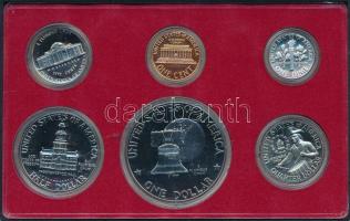 Amerikai Egyesült Államok 1975S 1d-1$ (6xklf) dísztokos szettben T:PP sérült tok
USA 1975S 1 Dime -...