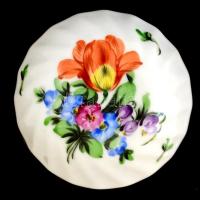 Herendi porcelán virágmintás ékszertartó dobozka, kézzel festett, jelzett, hibátlan, d: 7 cm, m: 4 c...